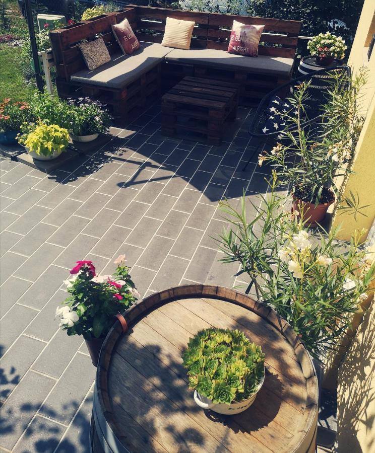 Ferienwohnung Milio Apartman Badacsony Badacsonytördemic Exterior foto