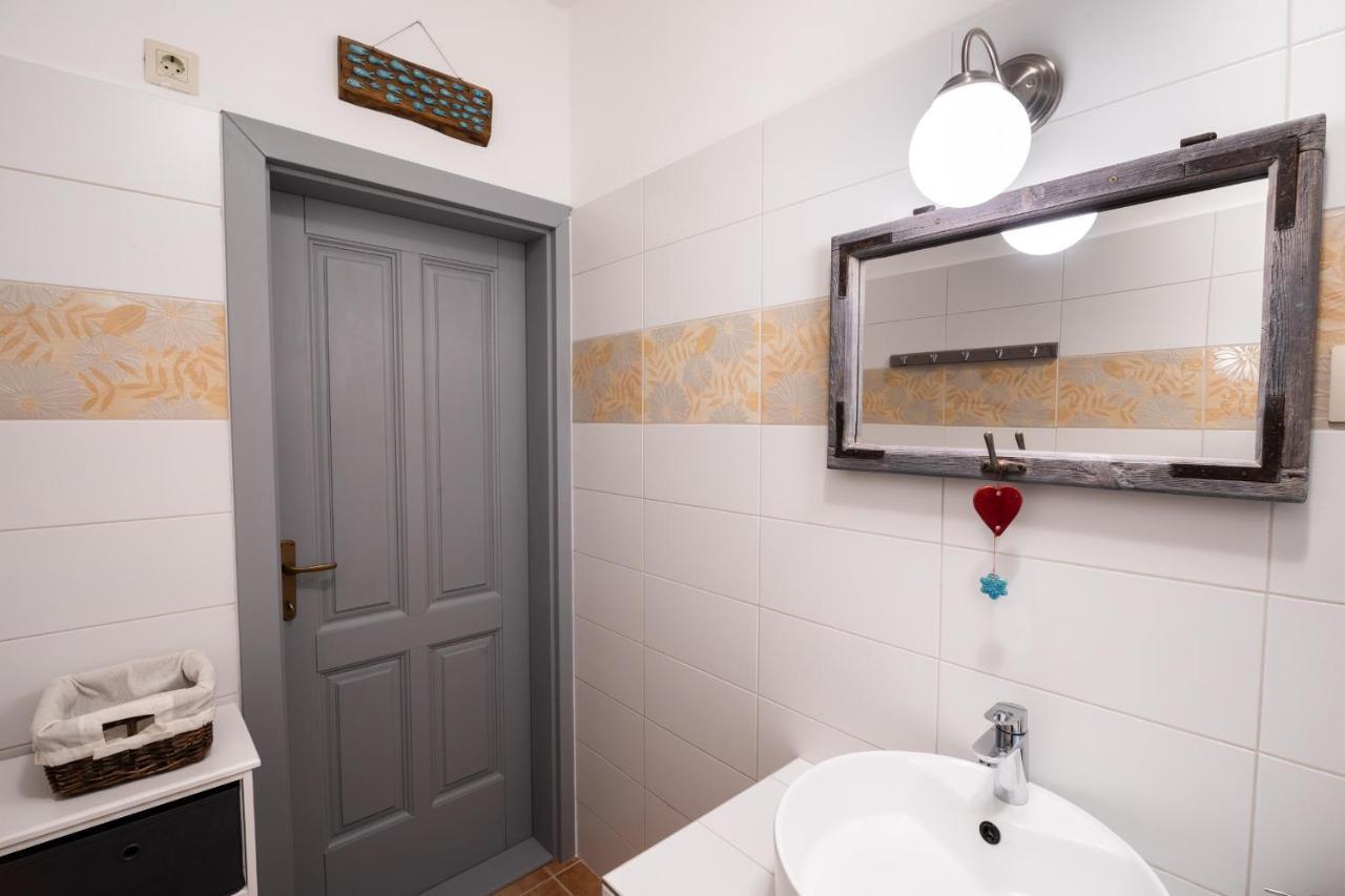 Ferienwohnung Milio Apartman Badacsony Badacsonytördemic Exterior foto