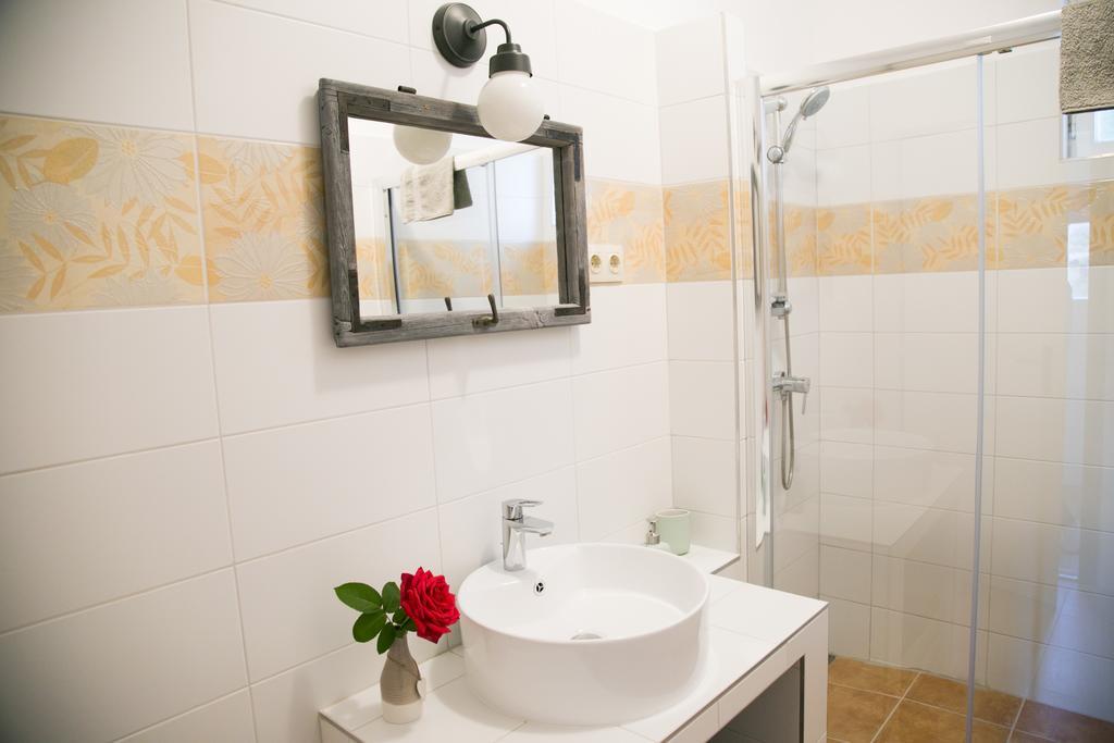 Ferienwohnung Milio Apartman Badacsony Badacsonytördemic Exterior foto